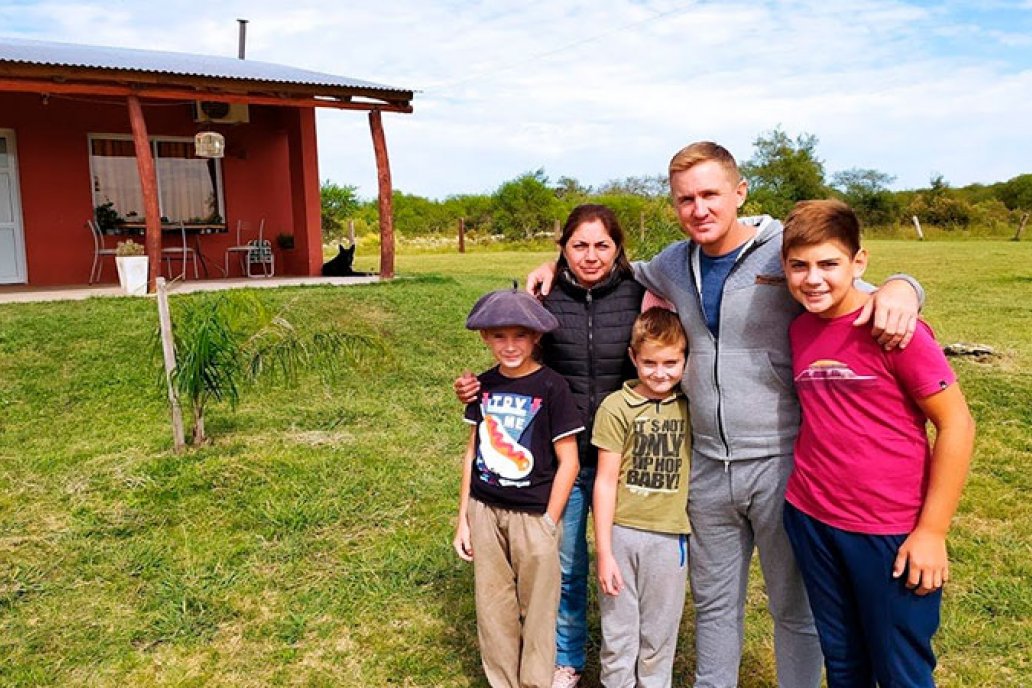 Volver a la Tierra: El Fenómeno de las Familias que Eligen la Tranquilidad Rural para Reinventarse